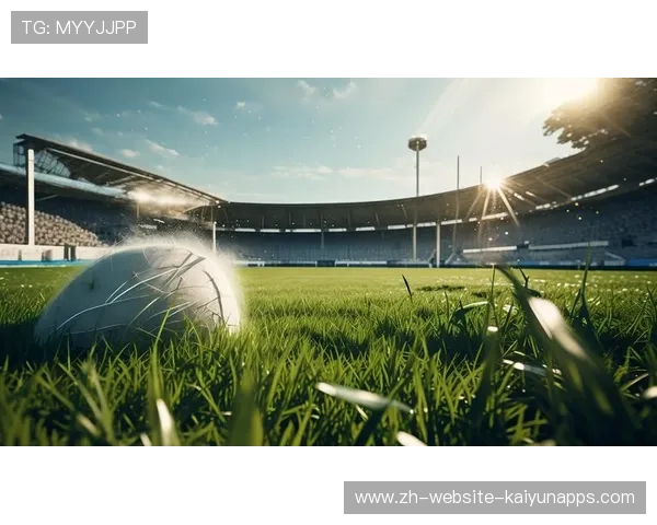 克瓦拉茨赫利亚内切劲射,皮球直入球门上角——点燃绿茵激情的瞬间